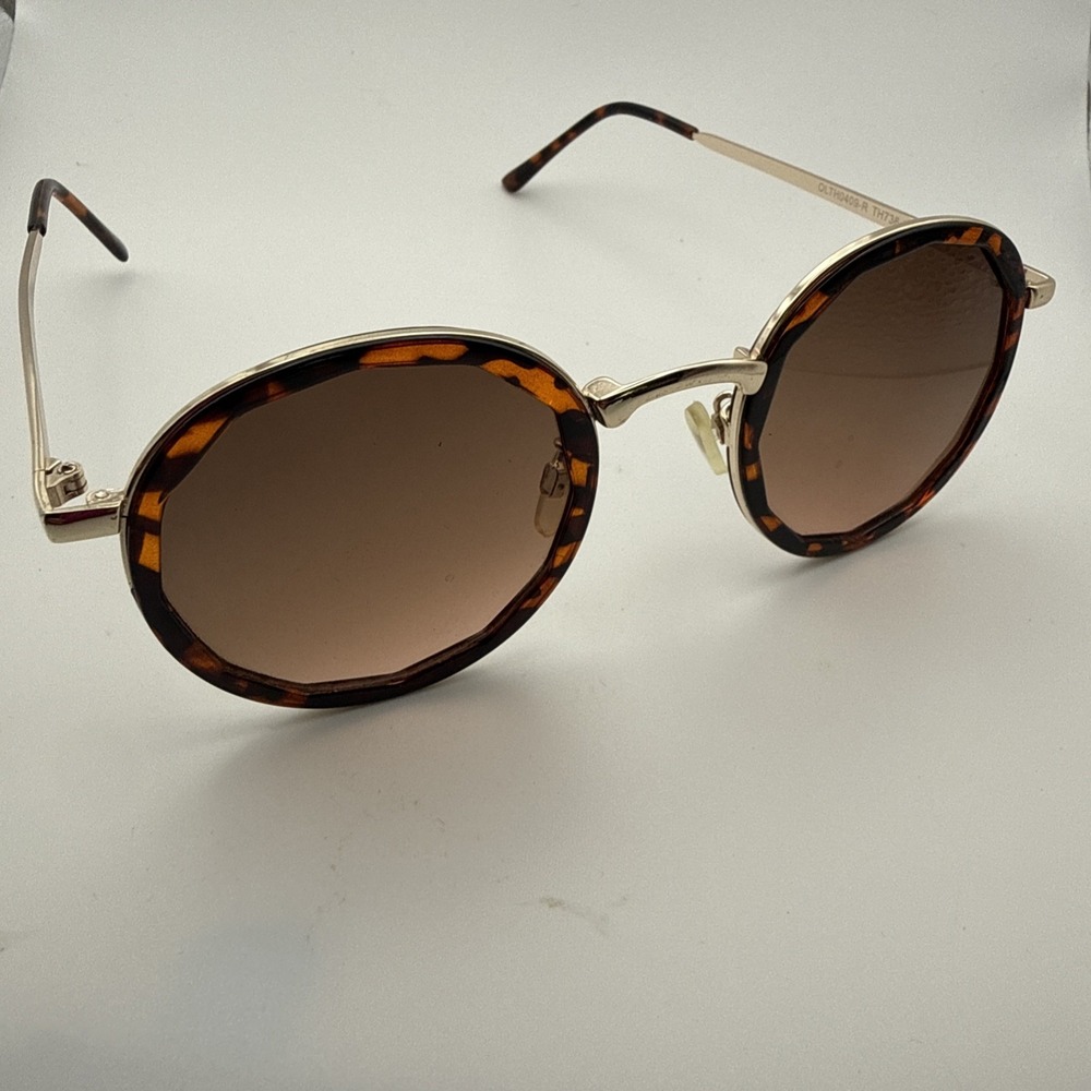 TAHARI Genuine Round Tortoise Gold Metal Preppy Careercore Sunglasses OLTH0409-R